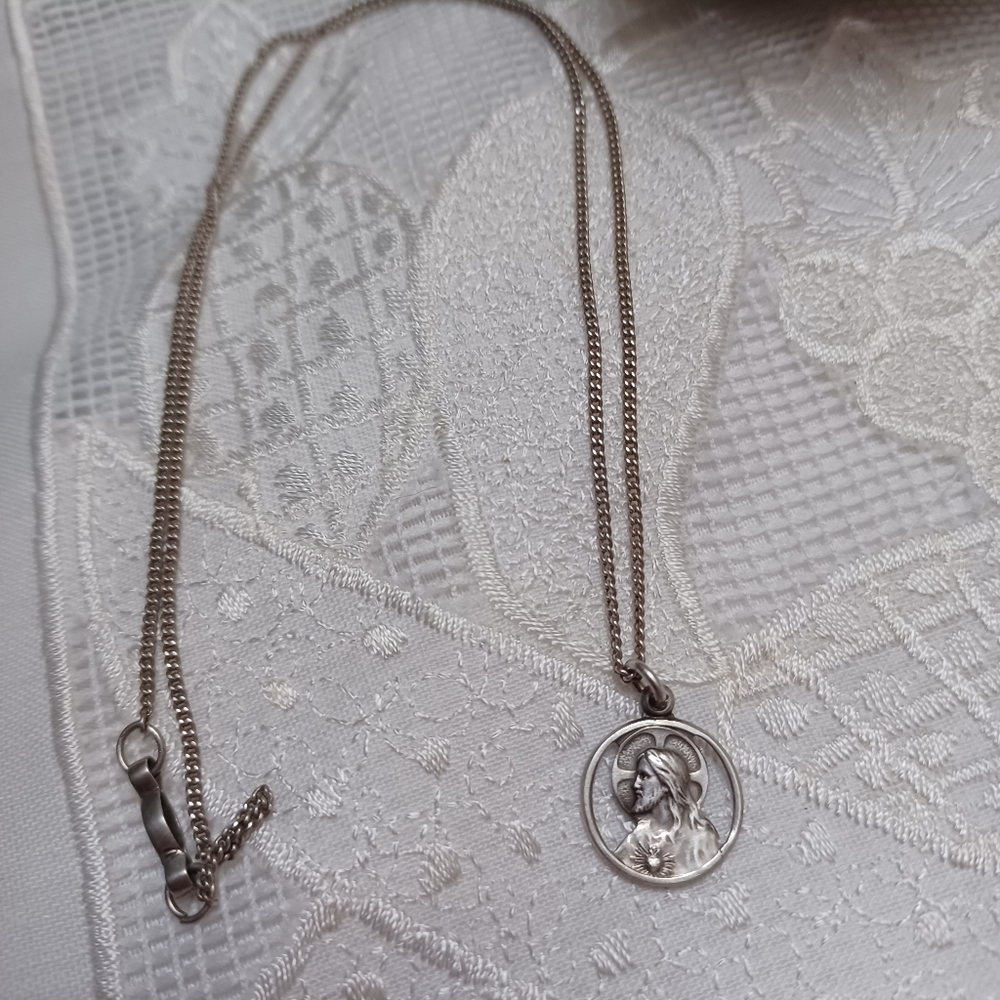 Solid 925 Sterling Silver Religious Medal Pendant/necklace.